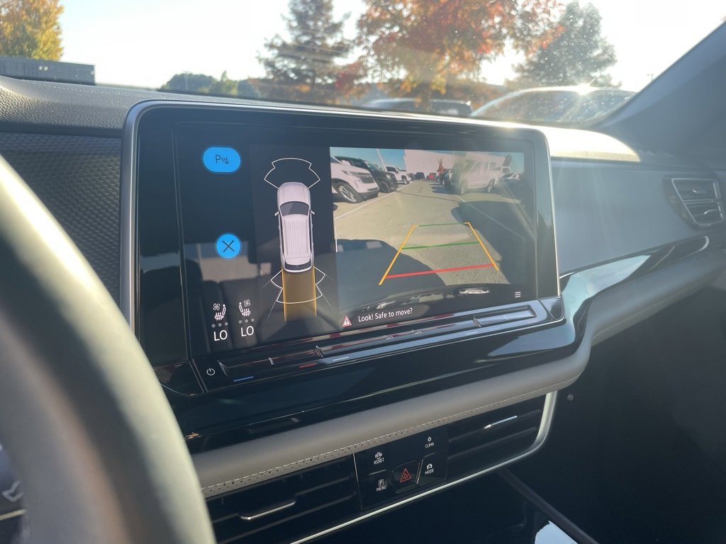 Used 2024 Volkswagen Atlas Cross Sport SEL R-Line image 15