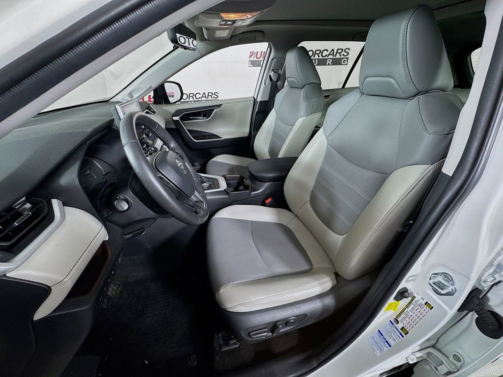 Used 2021 Toyota RAV4 Limited image 21
