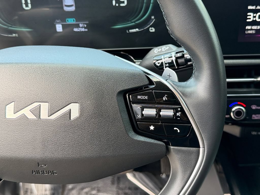 Certified 2023 Kia Niro EX FWD image 19