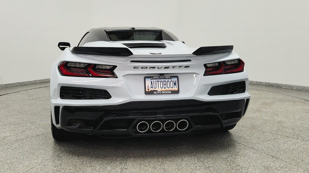 Used 2024 Chevrolet Corvette Z06 RWD image 4