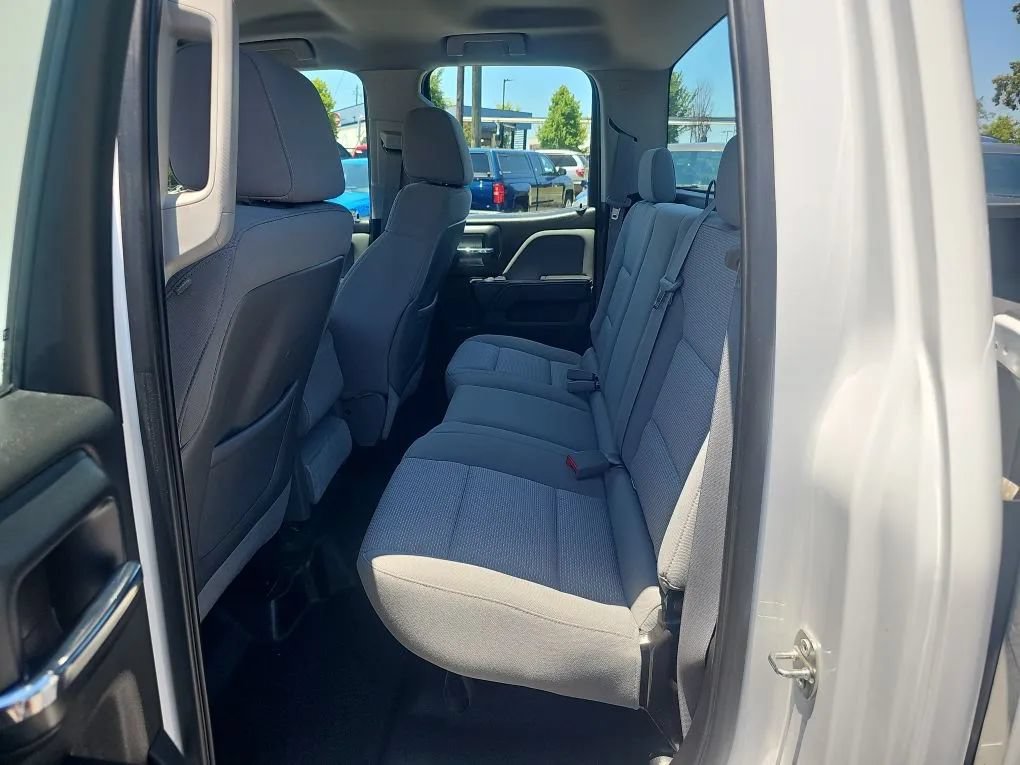 Used 2015 Chevrolet Silverado 1500 W/T RWD image 16