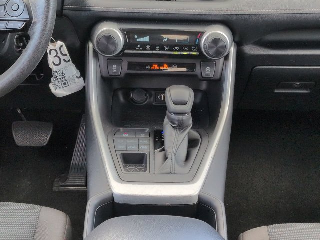 Used 2025 Toyota RAV4 LE AWD/4WD image 19