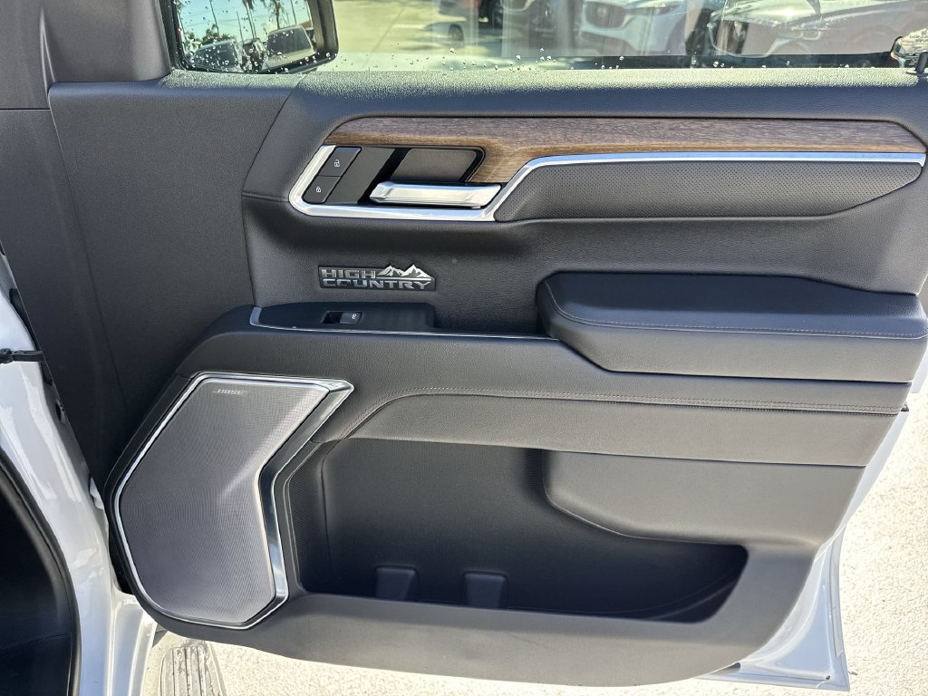 Used 2022 Chevrolet Silverado 1500 High Country w/ Technology Package AWD/4WD image 43