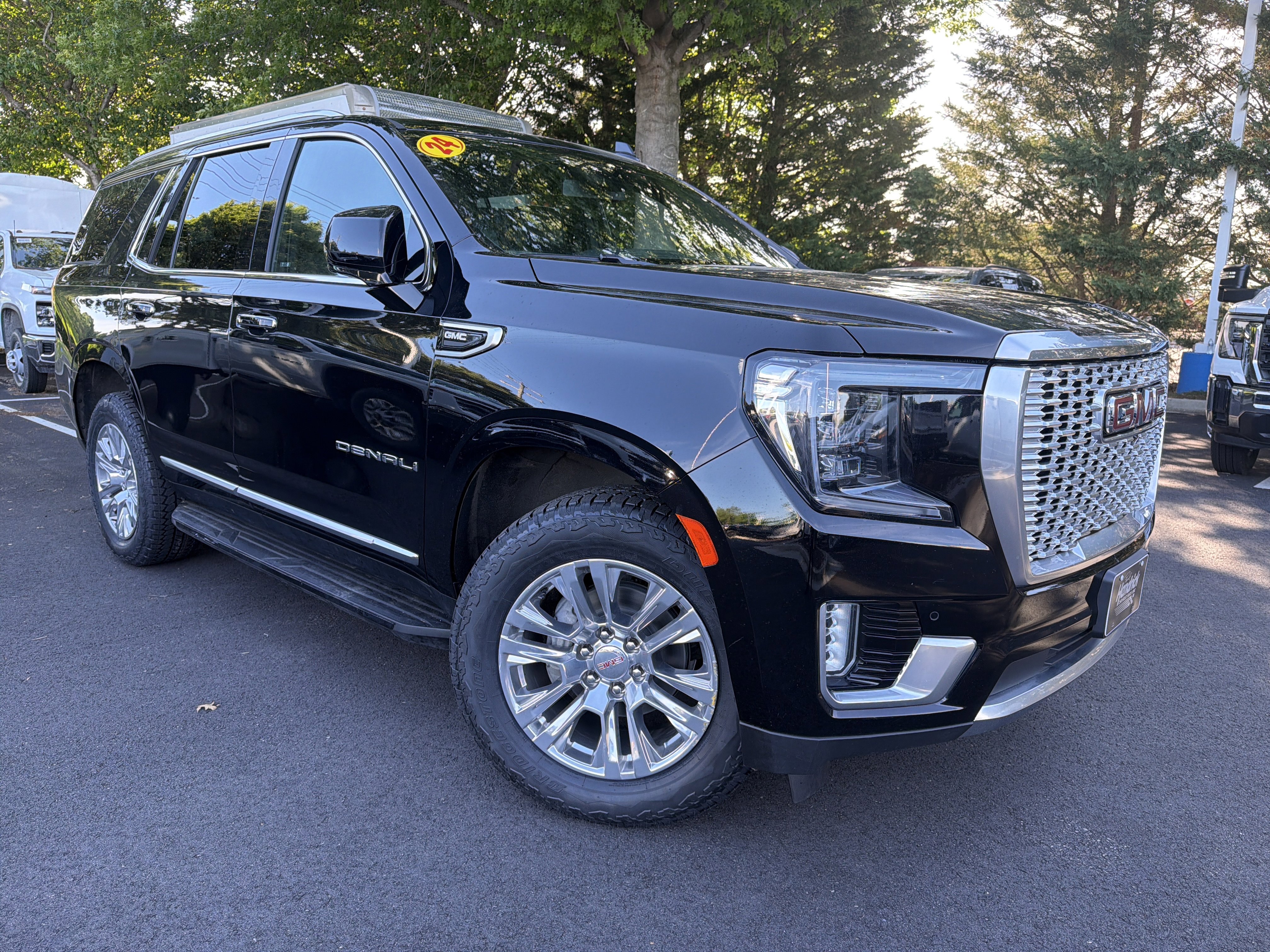 Used 2024 GMC Yukon Denali AWD/4WD image 2