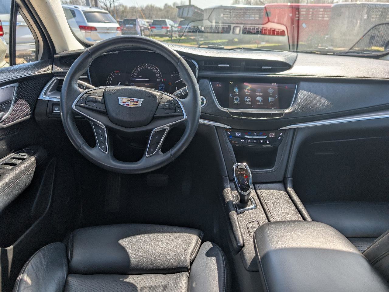 Used 2017 Cadillac XT5 Premium Luxury w/ Advanced Security Package image 10