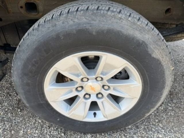 Used 2025 Chevrolet Silverado 1500 LT AWD/4WD image 19
