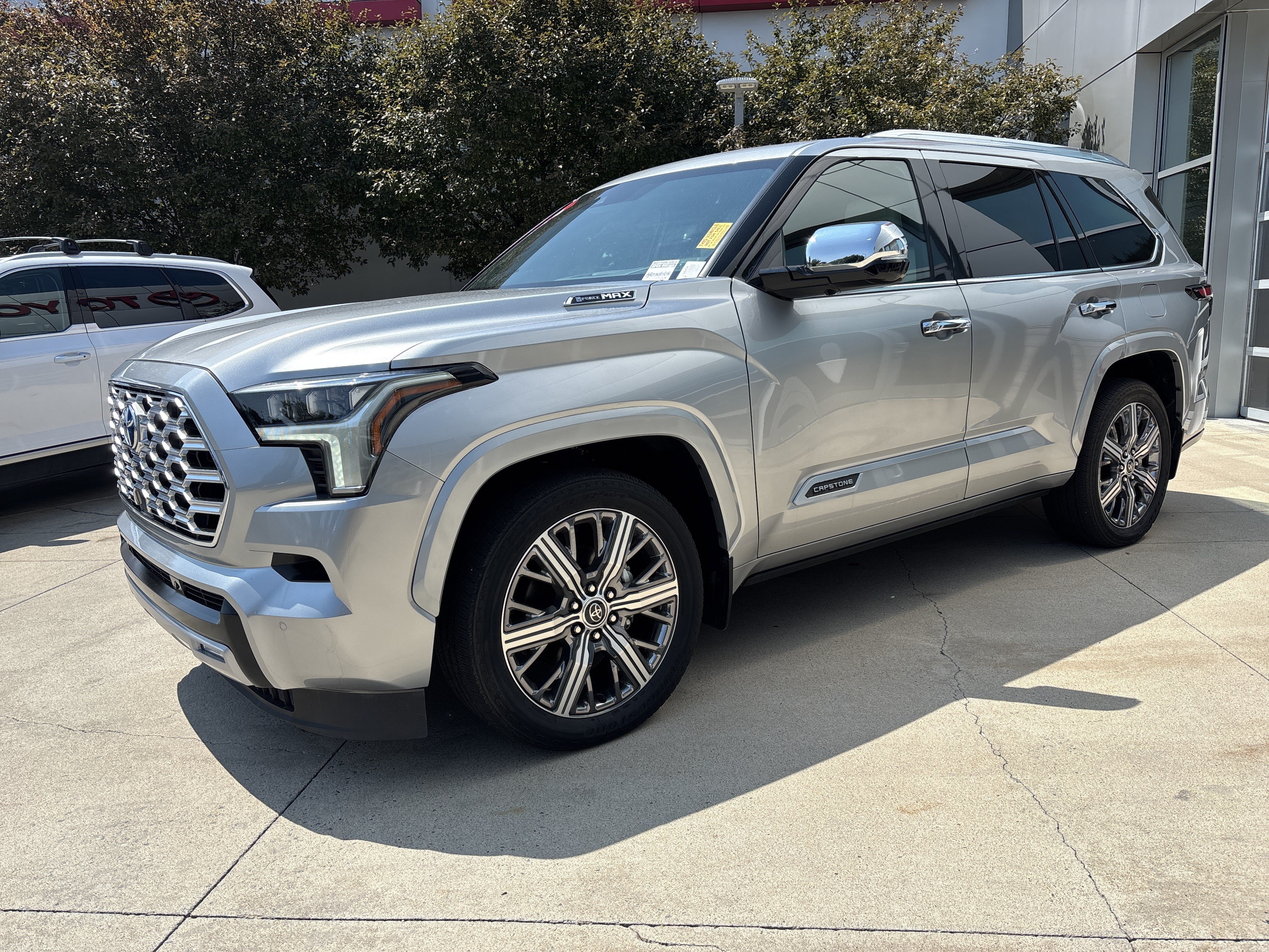 Used 2023 Toyota Sequoia Capstone AWD/4WD image 3