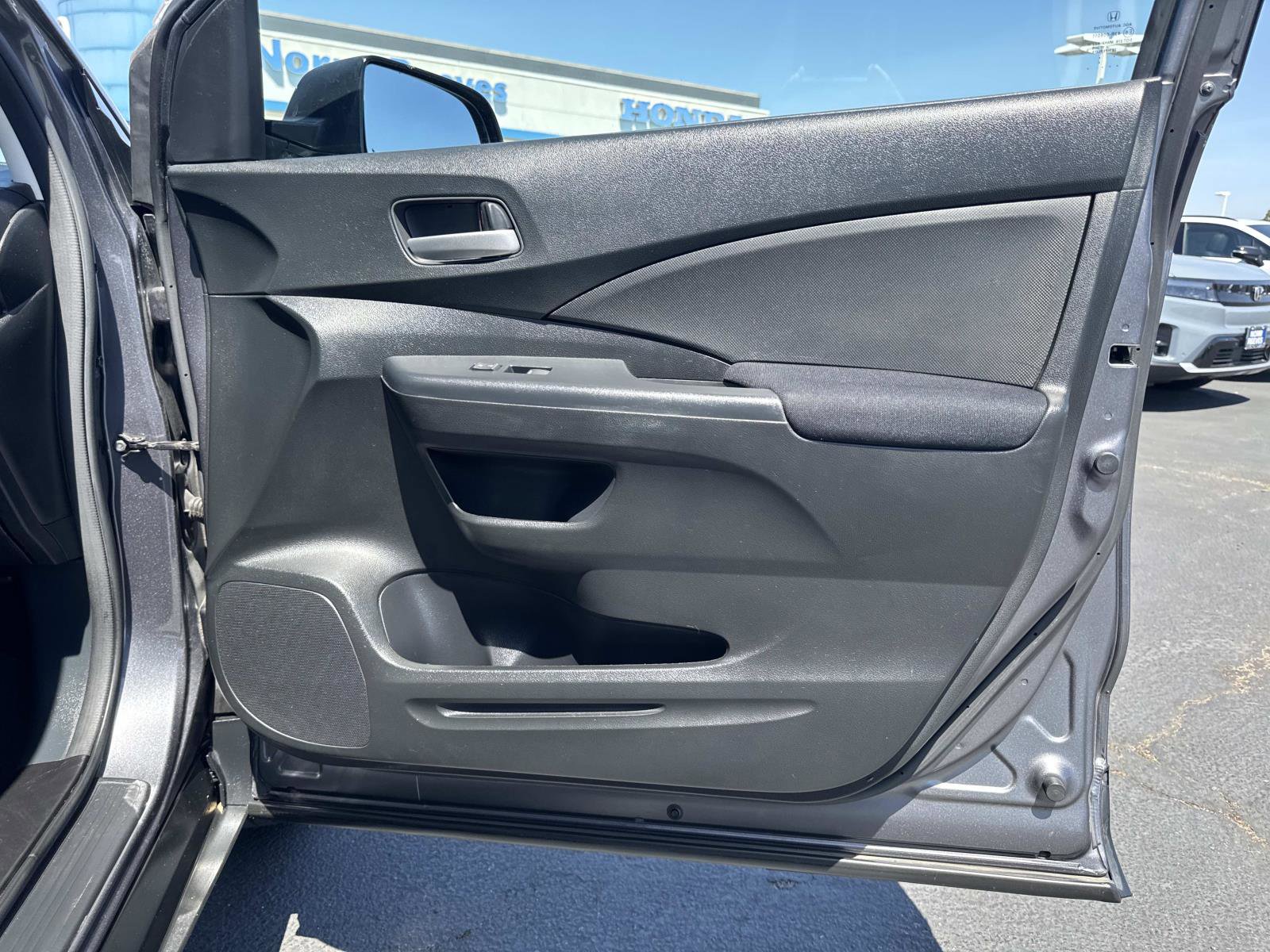 Used 2015 Honda CR-V LX image 28