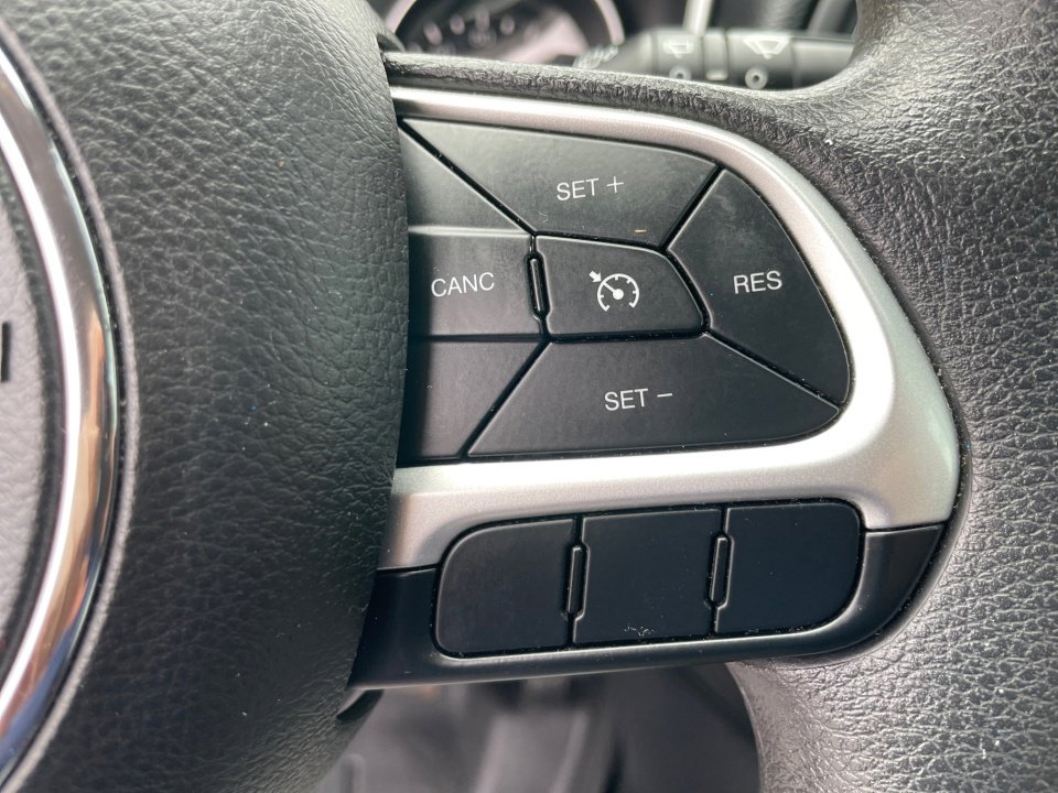 Used 2018 Jeep Compass Sport image 23