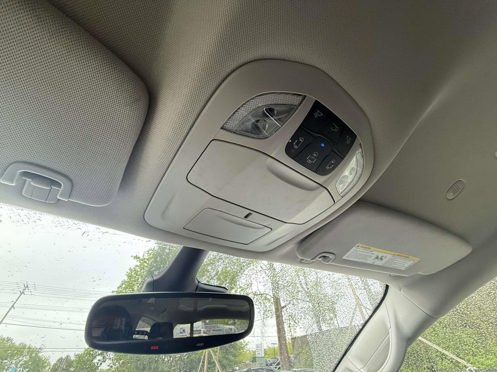 Used 2024 Chrysler Pacifica Select FWD image 29