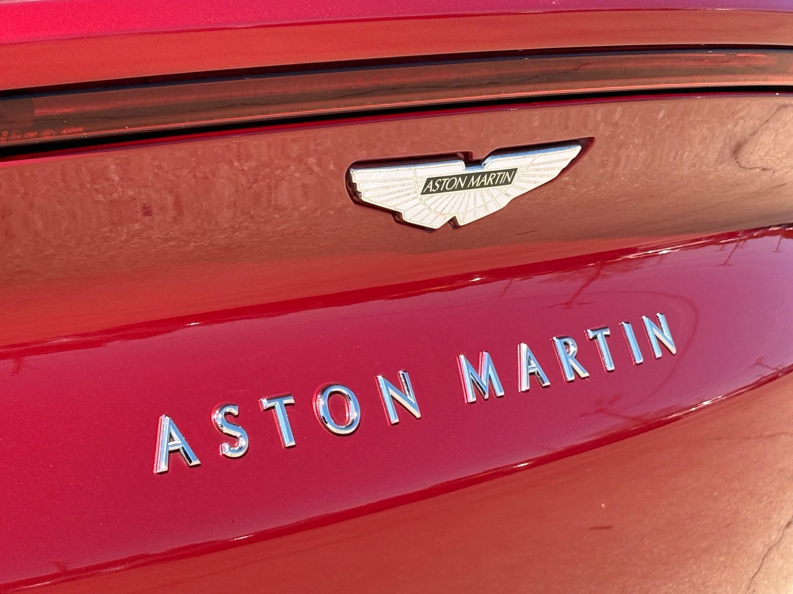Used 2021 Aston Martin DBX AWD/4WD image 10