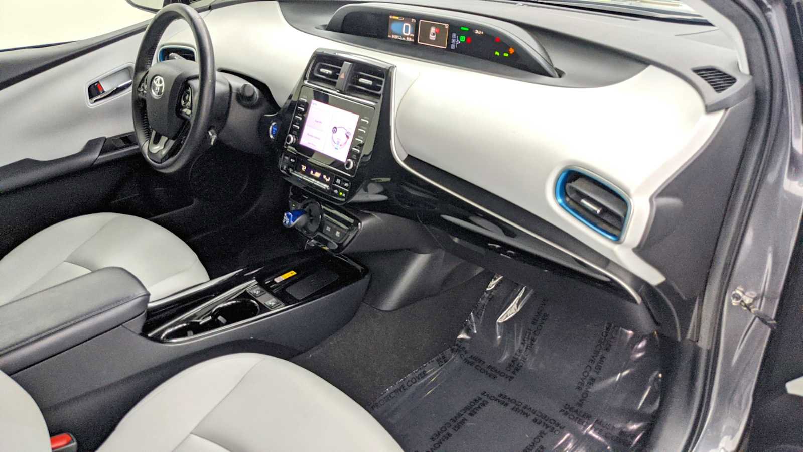 Used 2020 Toyota Prius XLE image 22