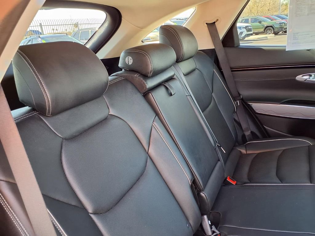 Used 2023 Genesis GV70 2.5T Advanced w/ Advanced Package image 24