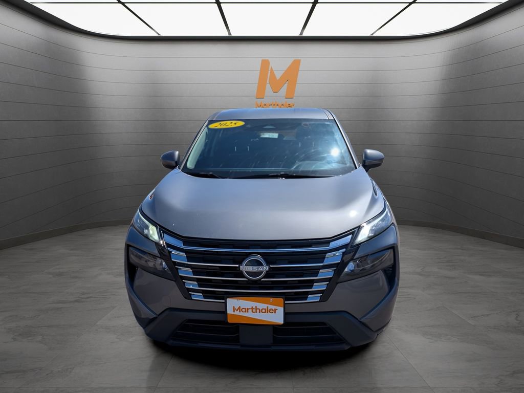 Used 2025 Nissan Rogue SV AWD/4WD image 8