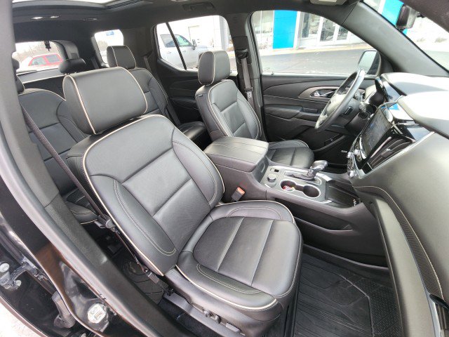 Used 2022 Chevrolet Traverse Premier w/ Redline Edition image 11