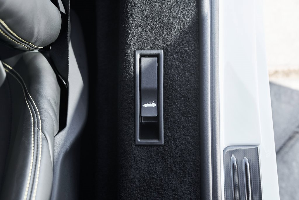 Used 2023 Ferrari SF90 Stradale image 42