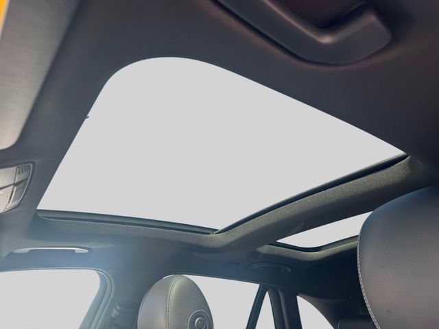 Used 2018 Mercedes-Benz GLC 300 4MATIC image 25