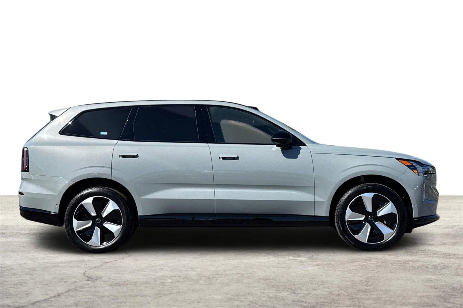 New 2025 Volvo EX90 Plus image 8