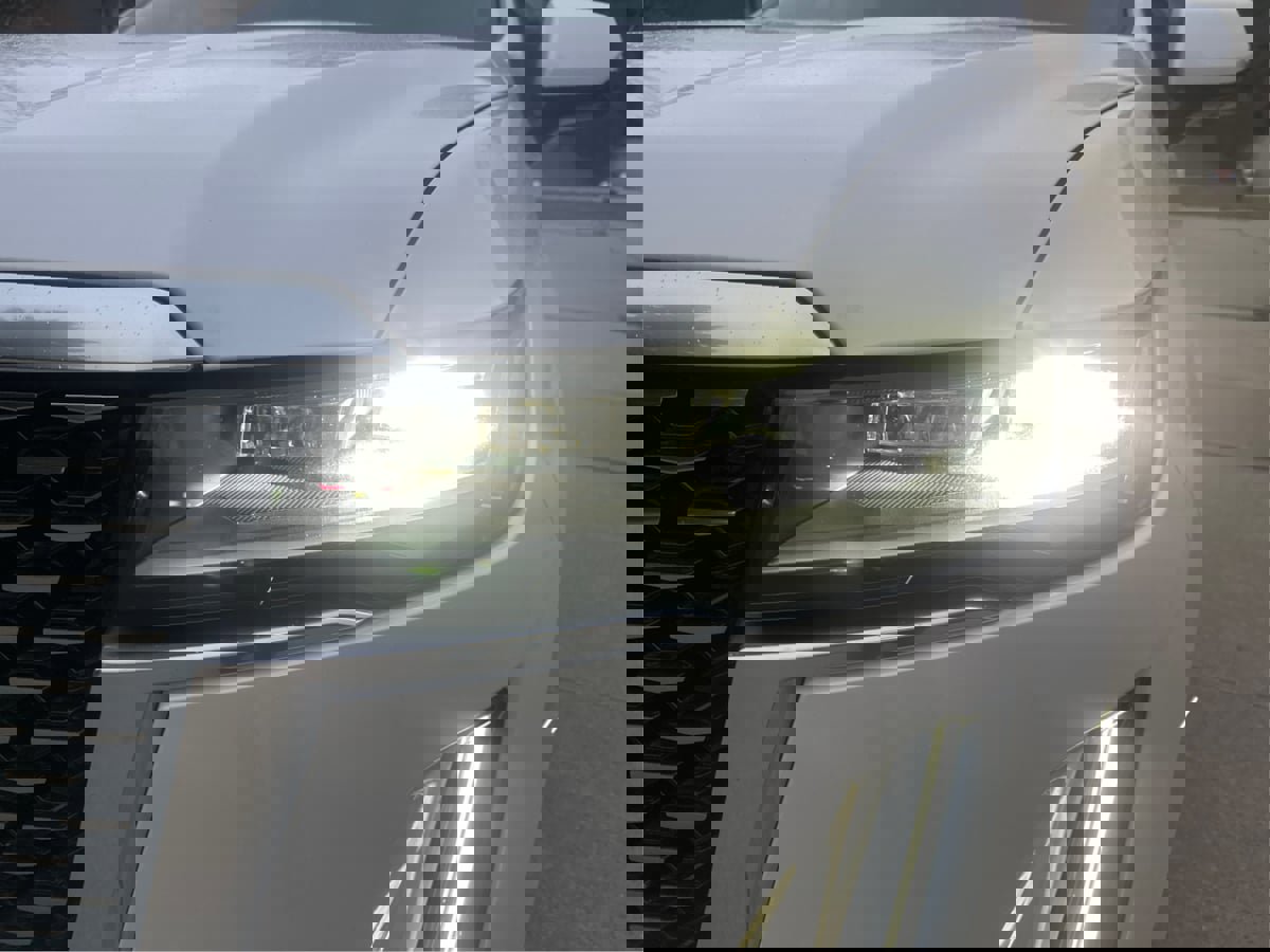 Used 2021 Cadillac Escalade Premium Luxury w/ Performance Package image 32