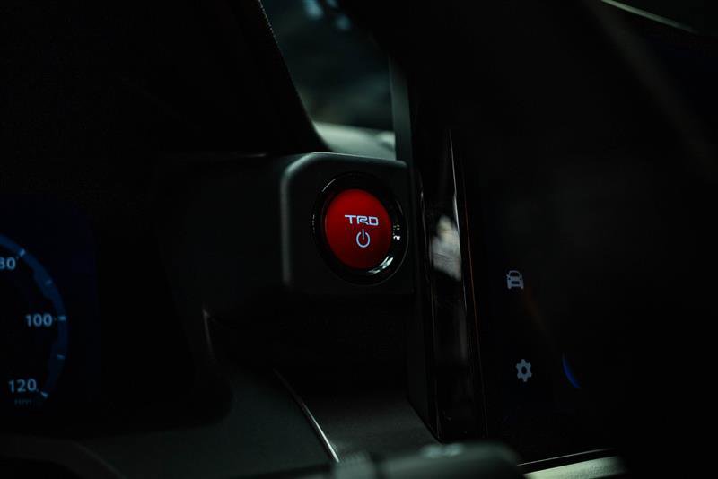 Used 2025 Toyota Tacoma TRD Off-Road w/ TRD Off Road Upgrade Package image 17