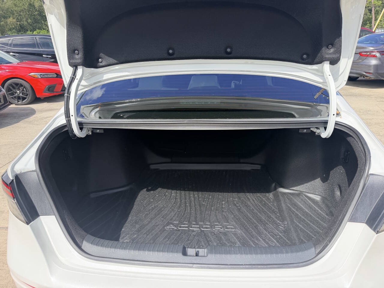 Used 2024 Honda Accord EX image 8