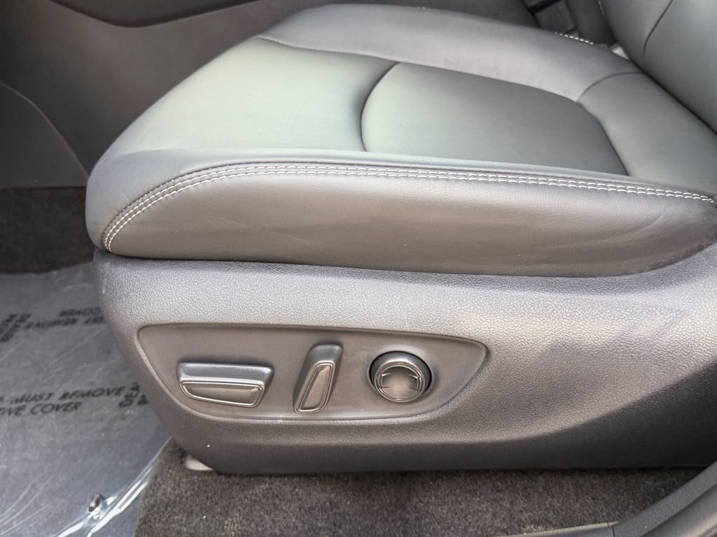Certified 2025 Toyota RAV4 XLE Premium AWD/4WD image 17