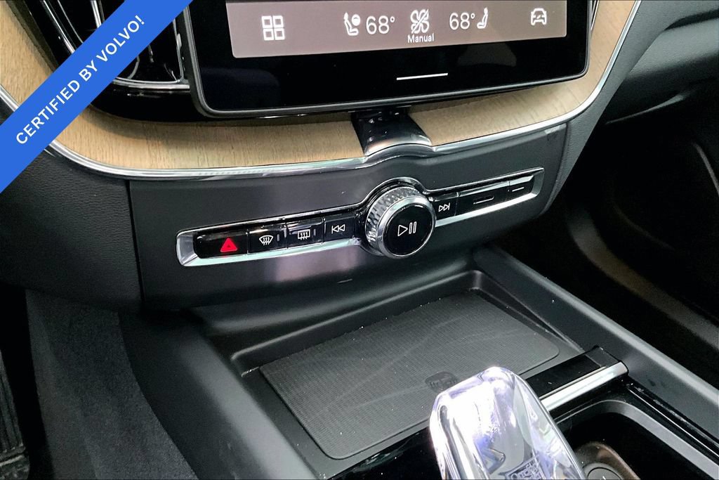 Certified 2026 Volvo XC60 B5 Plus AWD/4WD image 30