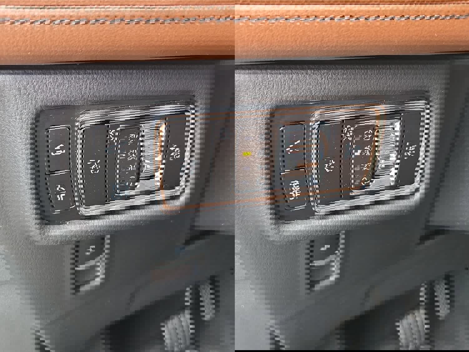 Used 2023 Lincoln Nautilus Reserve image 19