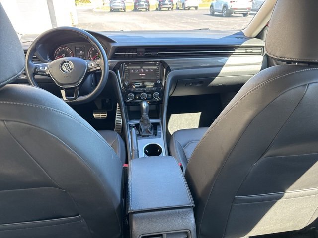 Used 2020 Volkswagen Passat 2.0T R-Line image 16
