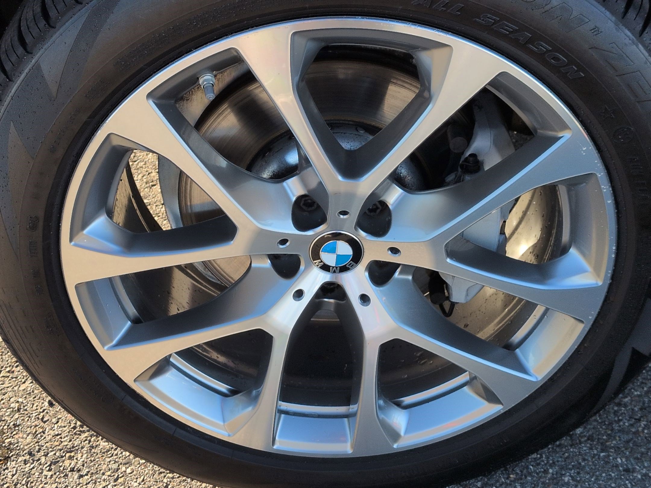 Used 2022 BMW X5 xDrive40i w/ Premium Package AWD/4WD image 13