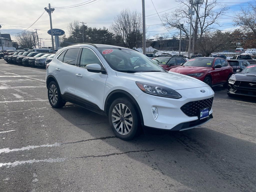 Used 2022 Ford Escape Titanium w/ Class II Trailer Tow Package image 8