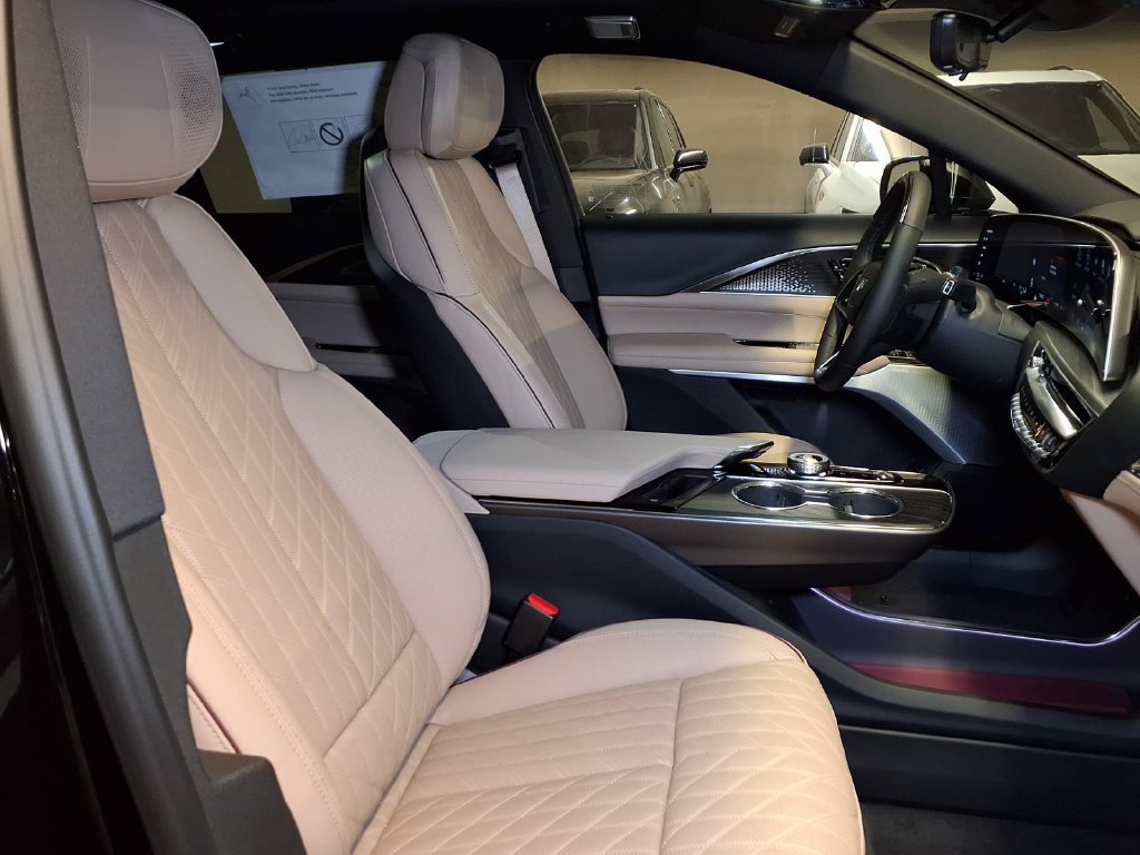 New 2026 Cadillac Lyriq Signature Sport w/ Nappa Leather Package RWD image 6