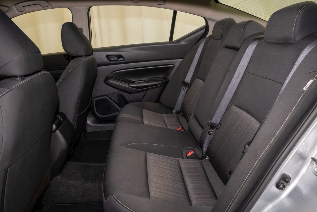 Used 2024 Nissan Altima 2.5 SV image 7