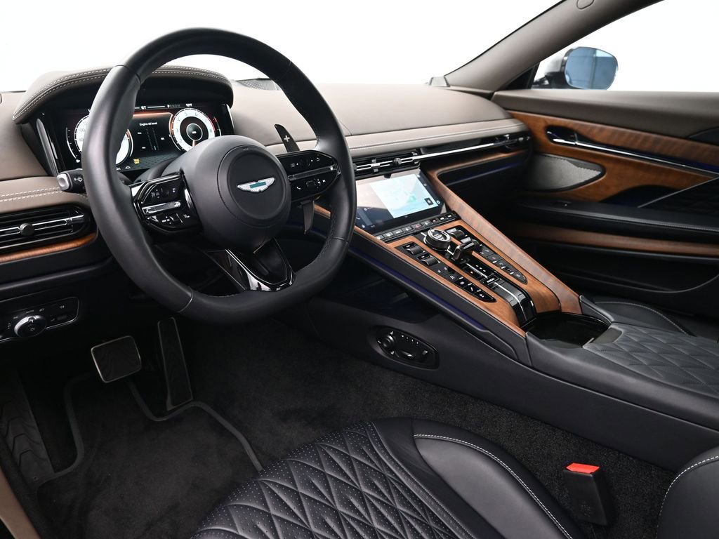 Used 2024 Aston Martin DB12 Coupe RWD image 4