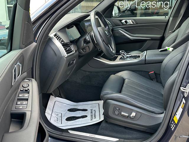 Used 2022 BMW X5 xDrive40i w/ Executive Package AWD/4WD image 13
