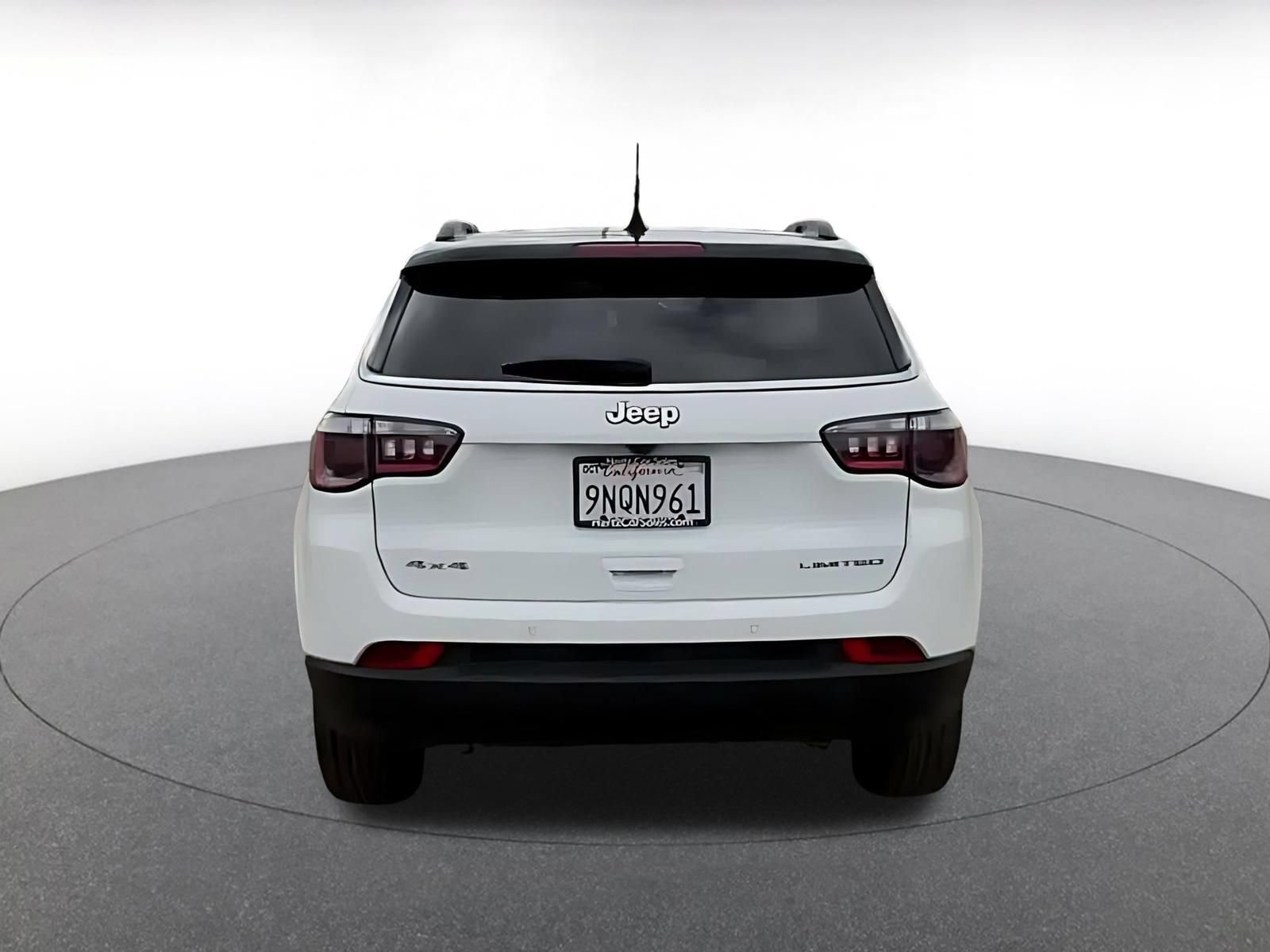 Used 2025 Jeep Compass Limited AWD/4WD image 12