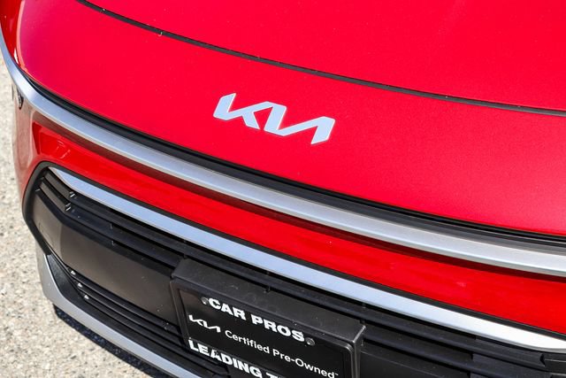 Certified 2025 Kia Niro EX FWD image 6