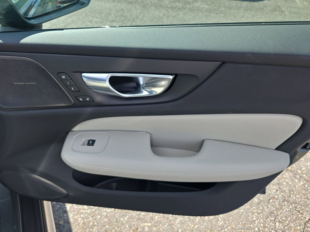 Certified 2026 Volvo V60 B5 Cross Country Ultra w/ Protection Package Premier AWD/4WD image 11