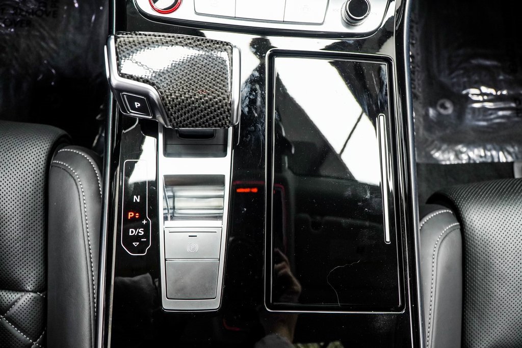 Used 2022 Audi S8 image 20
