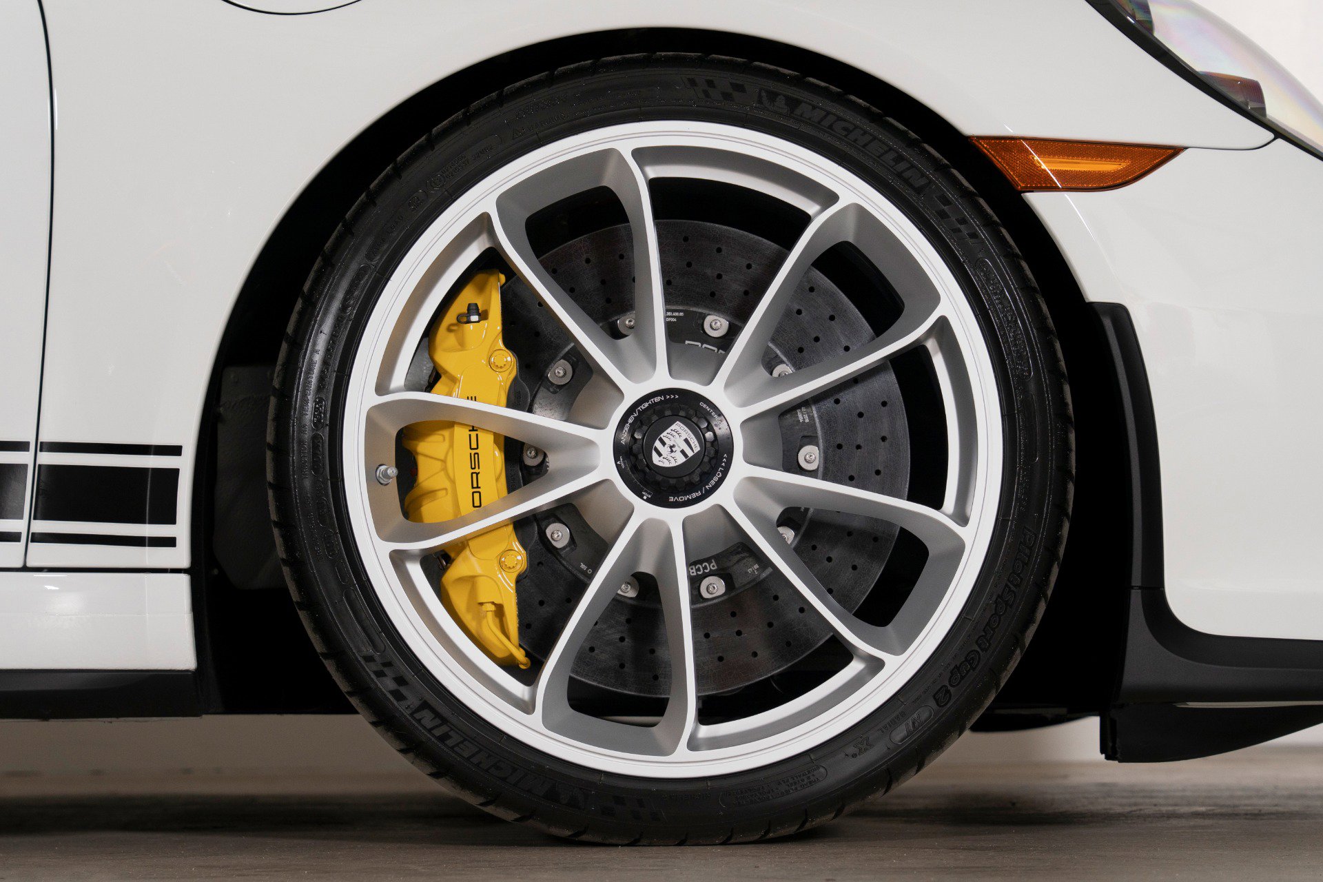 Used 2016 Porsche 911 R image 44