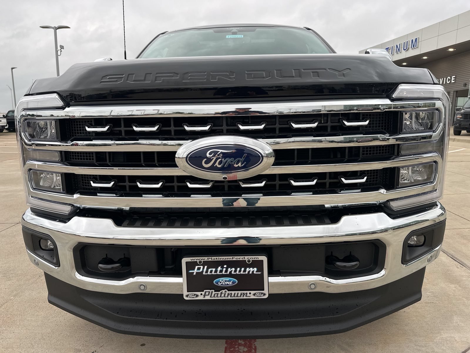 New 2025 Ford F350 Lariat w/ Lariat Ultimate Package AWD/4WD video 2