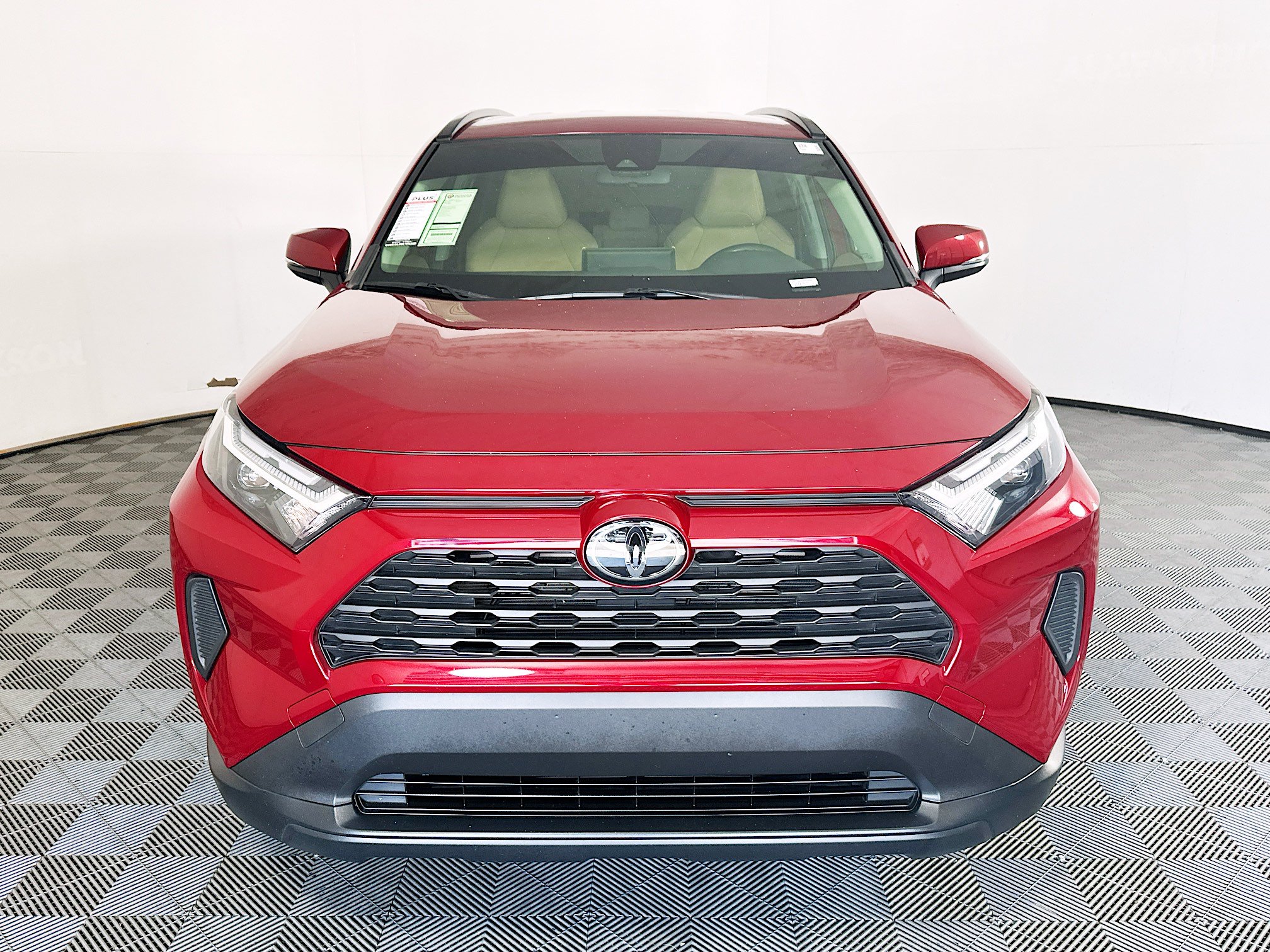 Used 2025 Toyota RAV4 LE AWD/4WD image 8