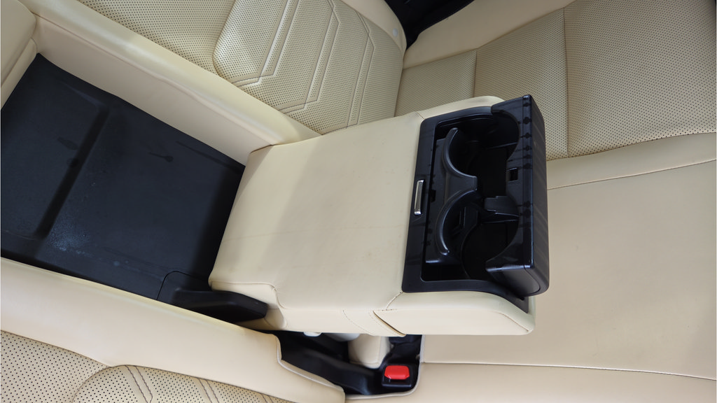 Used 2015 Lexus NX 300h AWD w/ Luxury Package image 31
