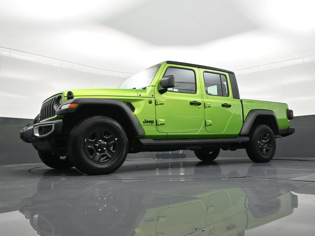 Used 2025 Jeep Gladiator Sport AWD/4WD image 23