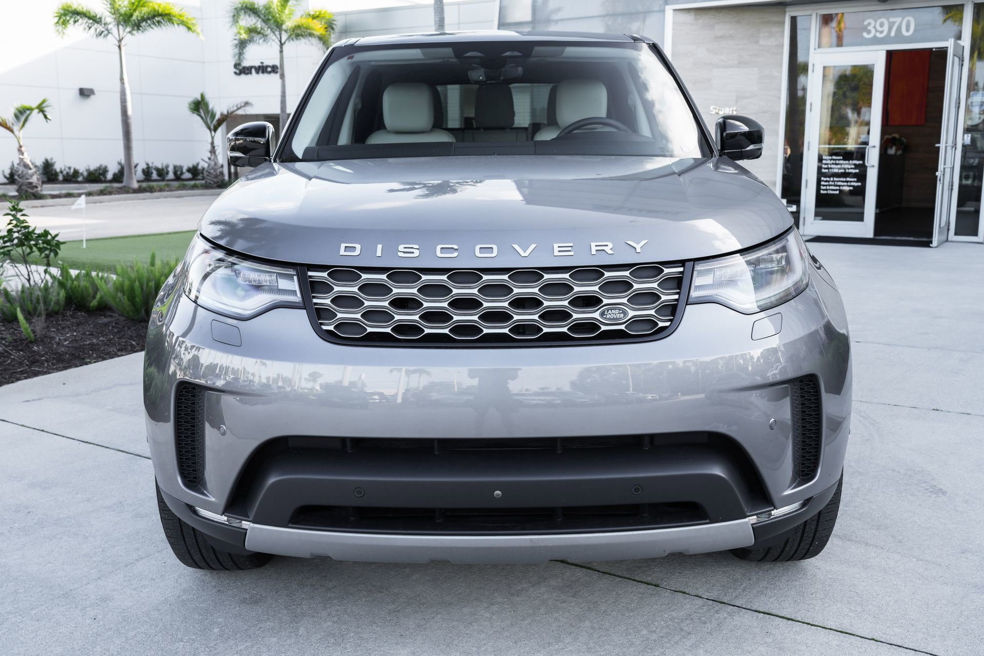 Used 2025 Land Rover Discovery S AWD/4WD image 6