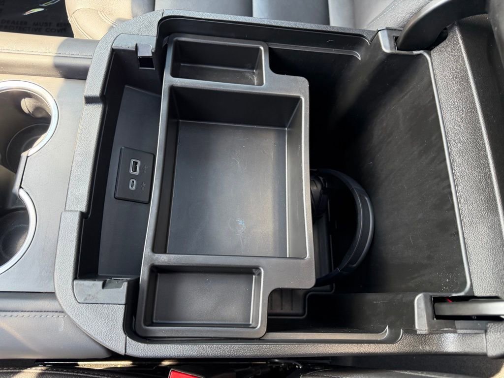 Used 2024 Chevrolet Tahoe Z71 w/ Luxury Package image 28