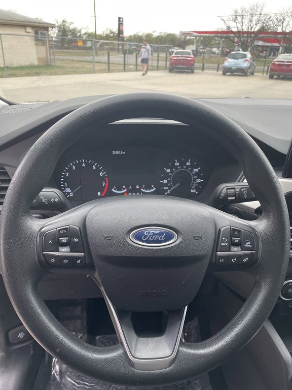 Used 2022 Ford Escape SE image 9