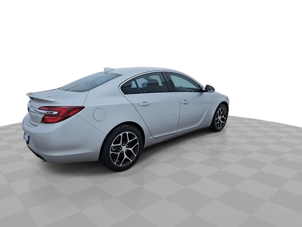 Certified 2017 Buick Regal Sport Touring image 8