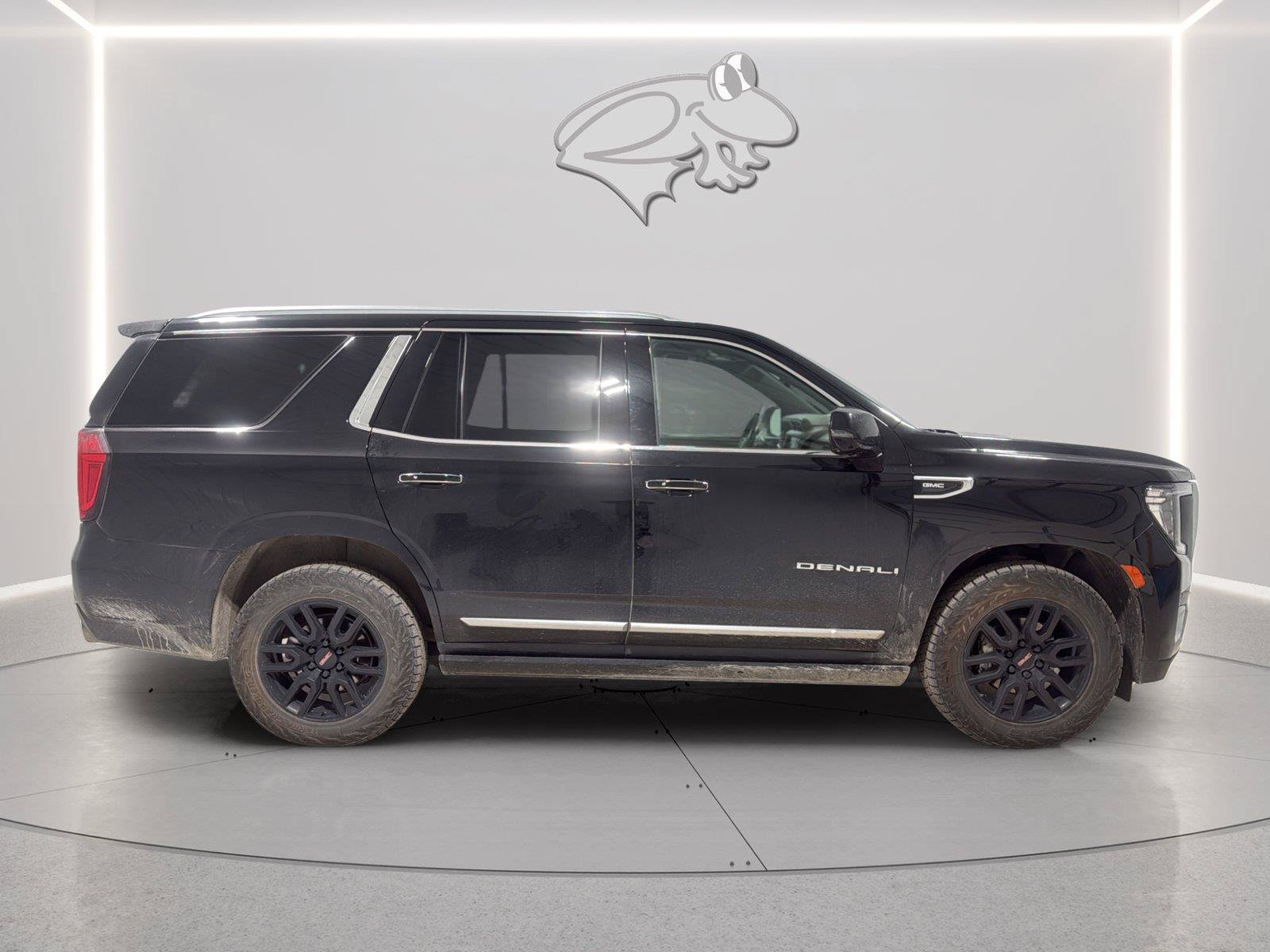 Used 2022 GMC Yukon Denali w/ Denali Premium Package AWD/4WD image 6