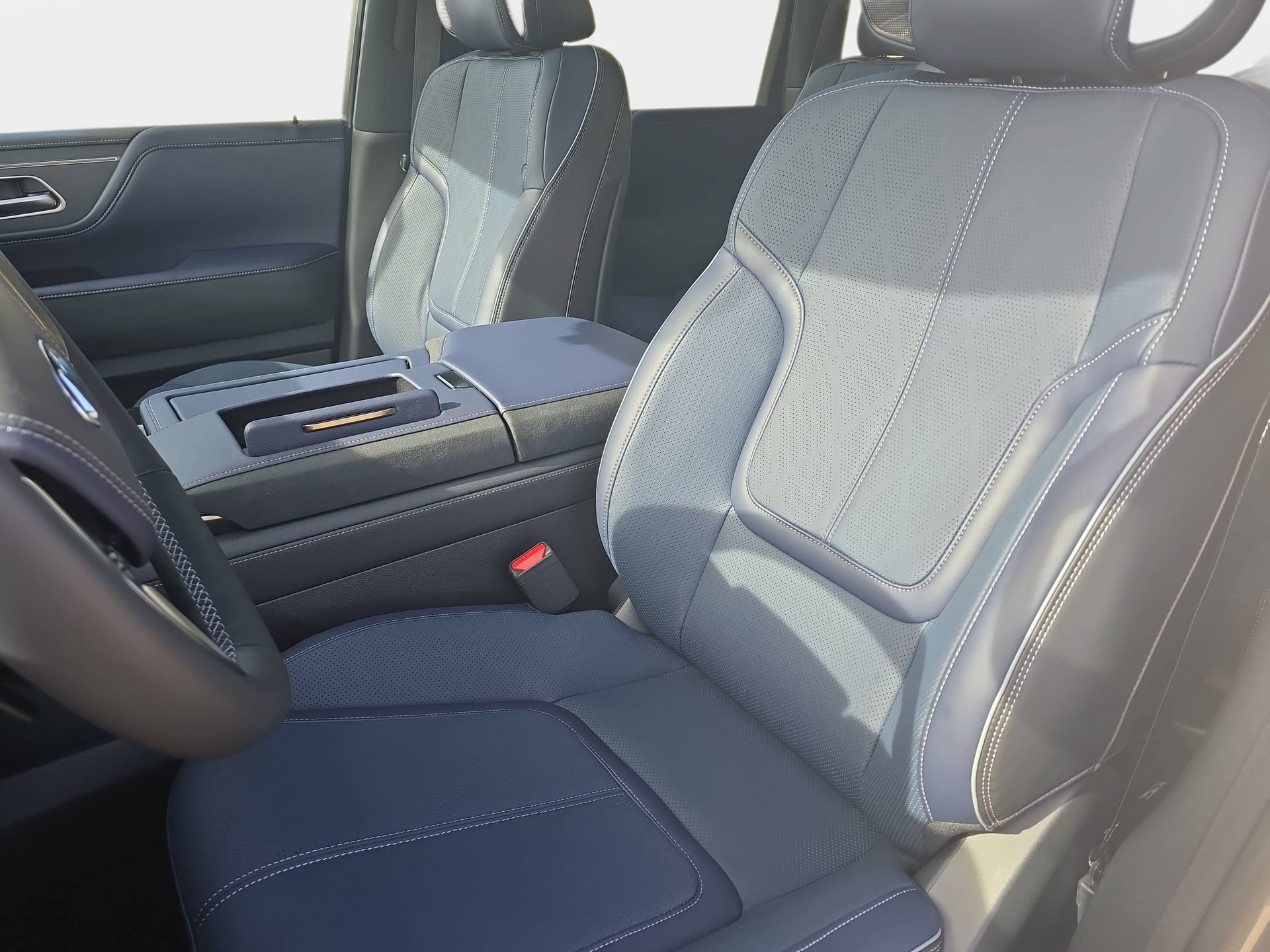 New 2026 INFINITI QX80 4WD image 15